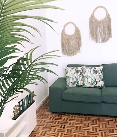 Apartment 20 Min From Downtown Train